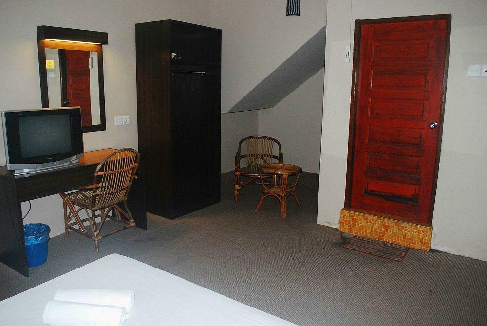 1 Baron Motel Куа Екстериор снимка